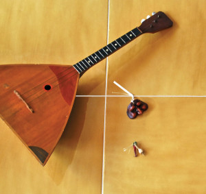 cucina-rock-rosso-pareti-bianche-vetro-unico